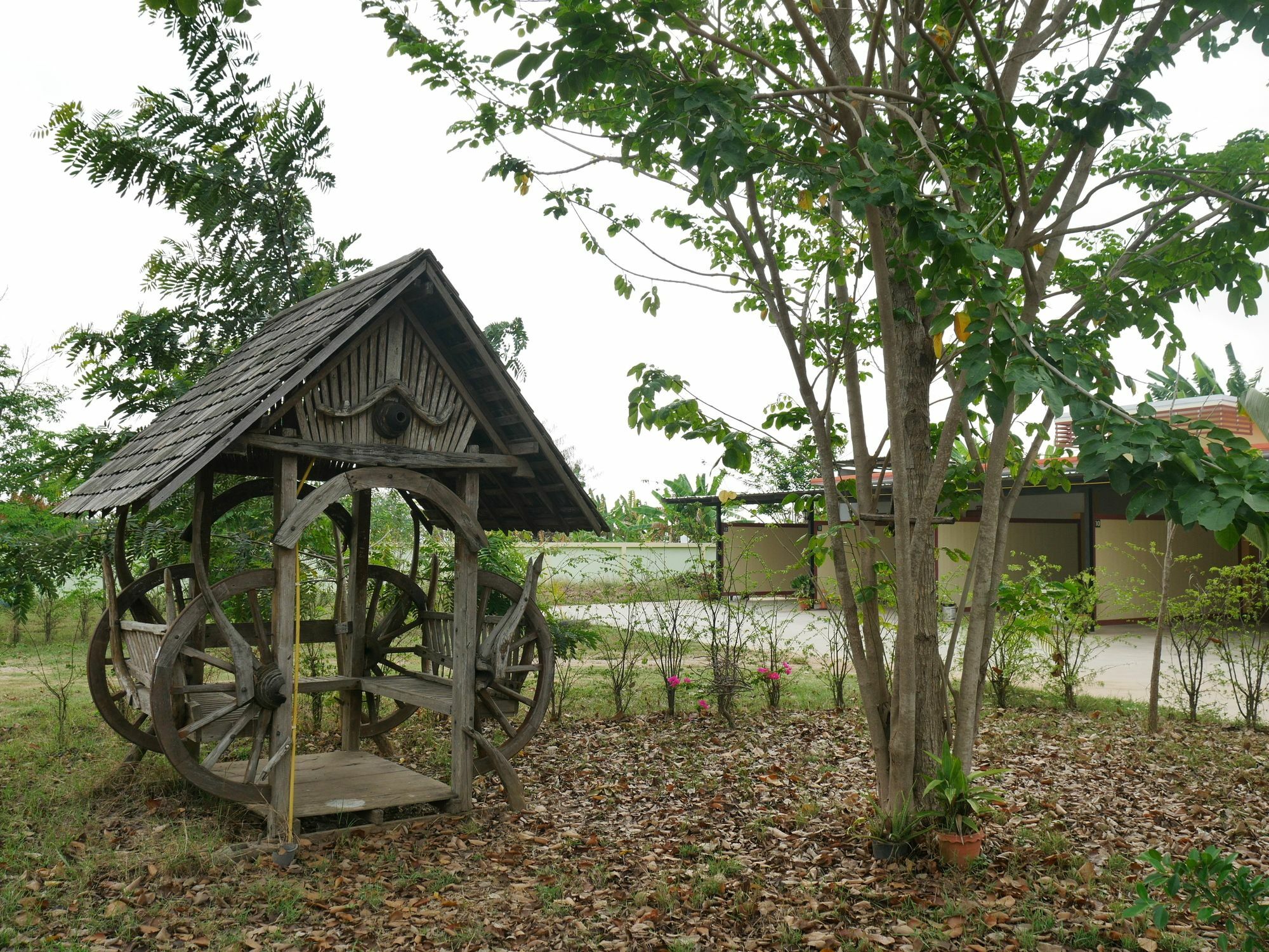 Viriya Resort Phitsanulok Buitenkant foto